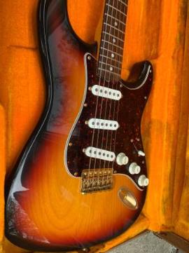 1997 Fender Stratocaster Collectors Edition (1 of 11)